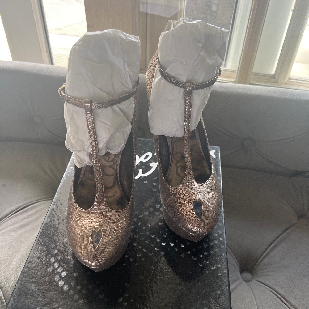 Sam Edelman Gold Platform Pumps